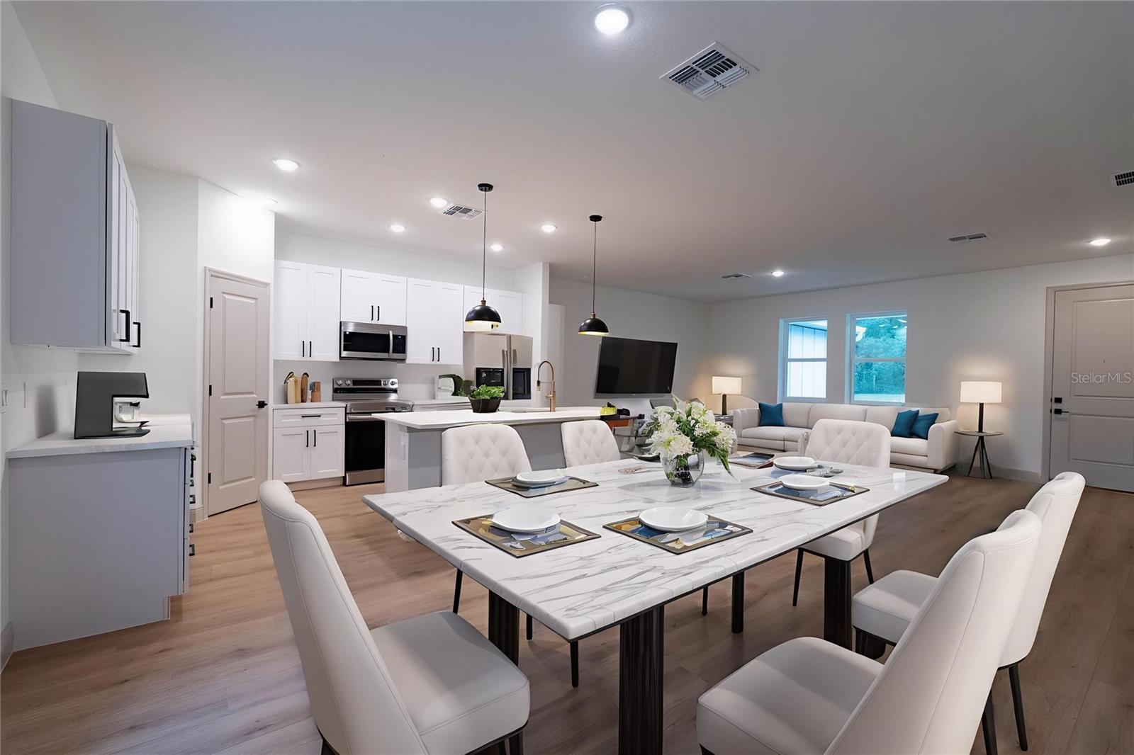 MOUNT PLYMOUTH - Residential