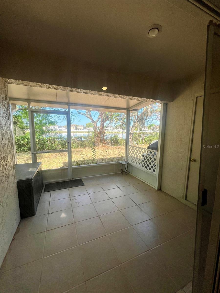 ISLAND COVE VILLAS AT MEADOW WOODS - Residential