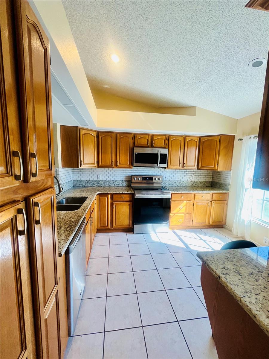 ISLAND COVE VILLAS AT MEADOW WOODS - Residential