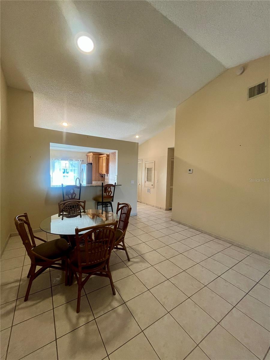 ISLAND COVE VILLAS AT MEADOW WOODS - Residential