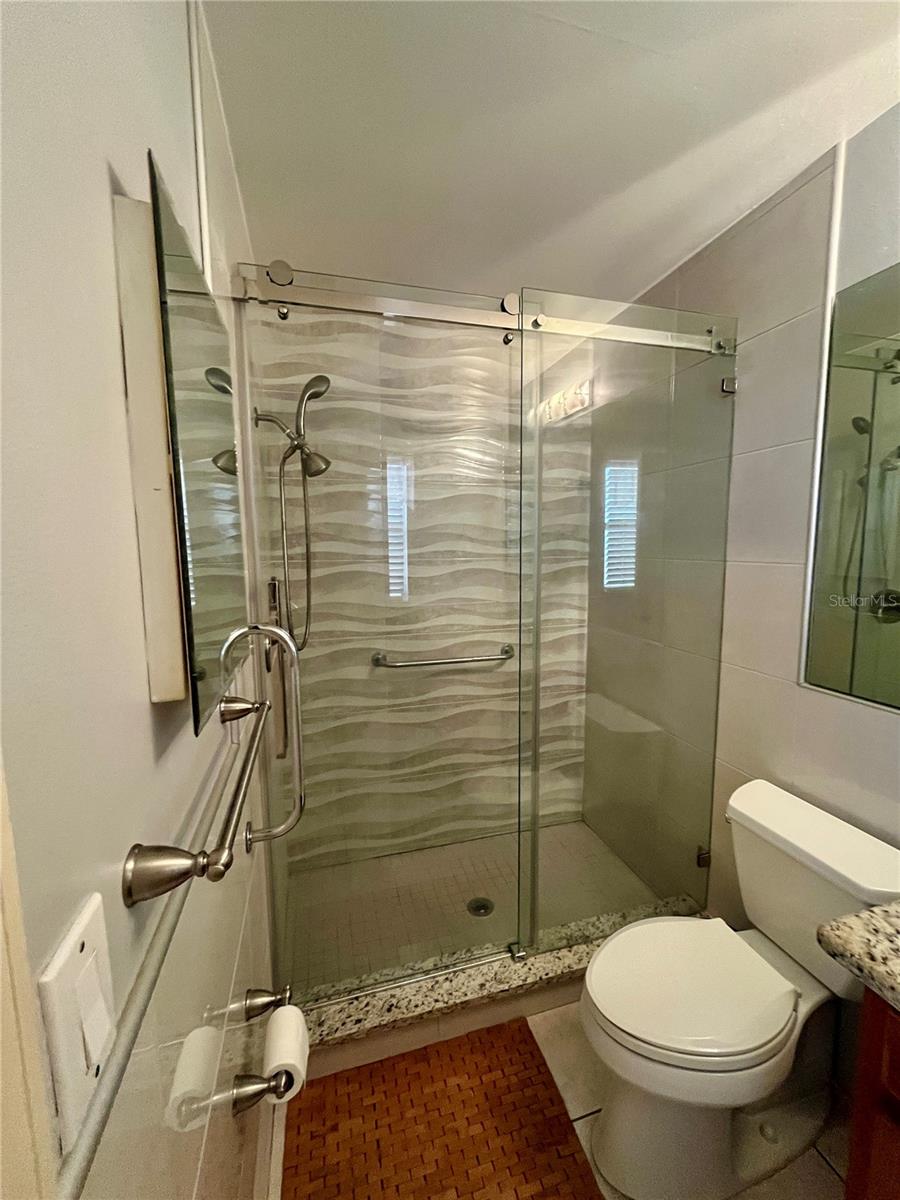 ISLAND COVE VILLAS AT MEADOW WOODS - Residential