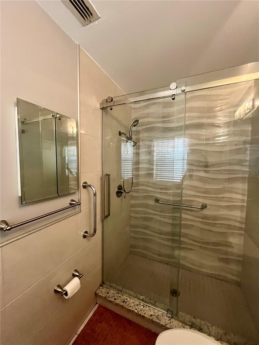 ISLAND COVE VILLAS AT MEADOW WOODS - Residential