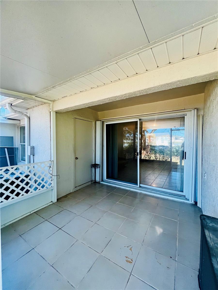 ISLAND COVE VILLAS AT MEADOW WOODS - Residential