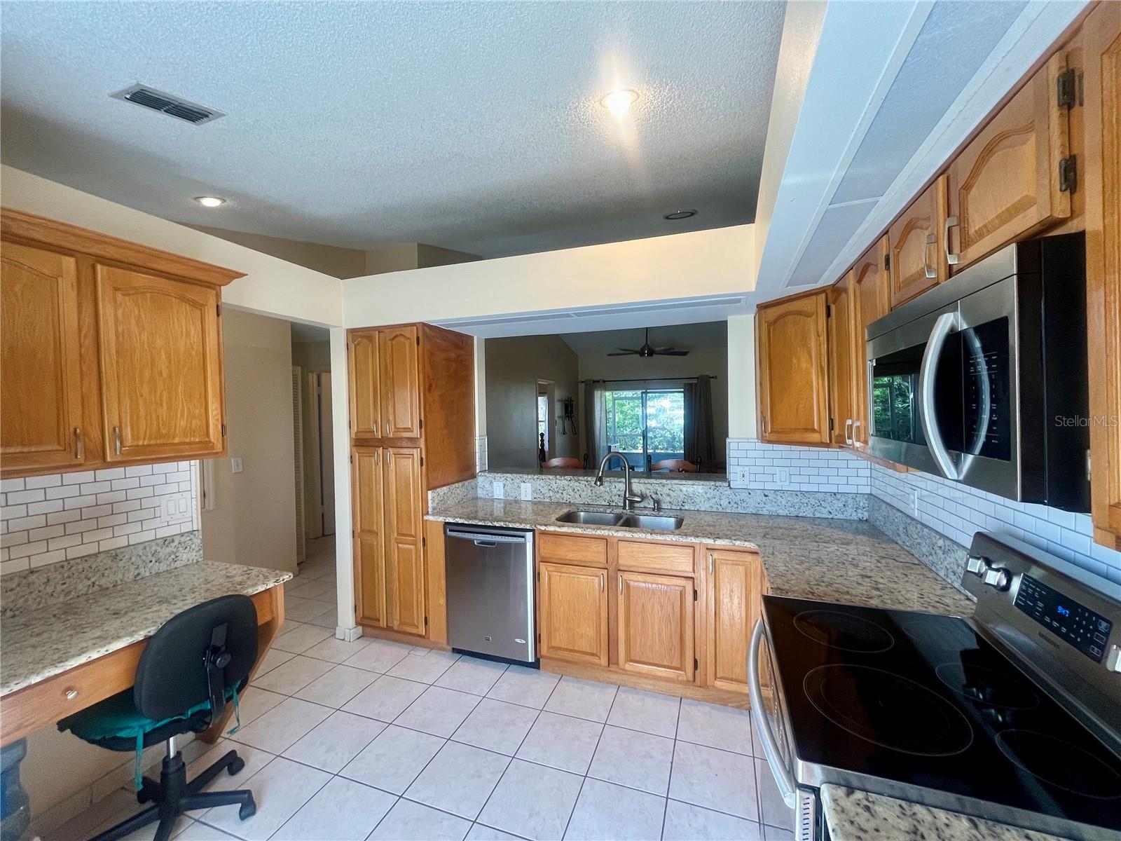 ISLAND COVE VILLAS AT MEADOW WOODS - Residential