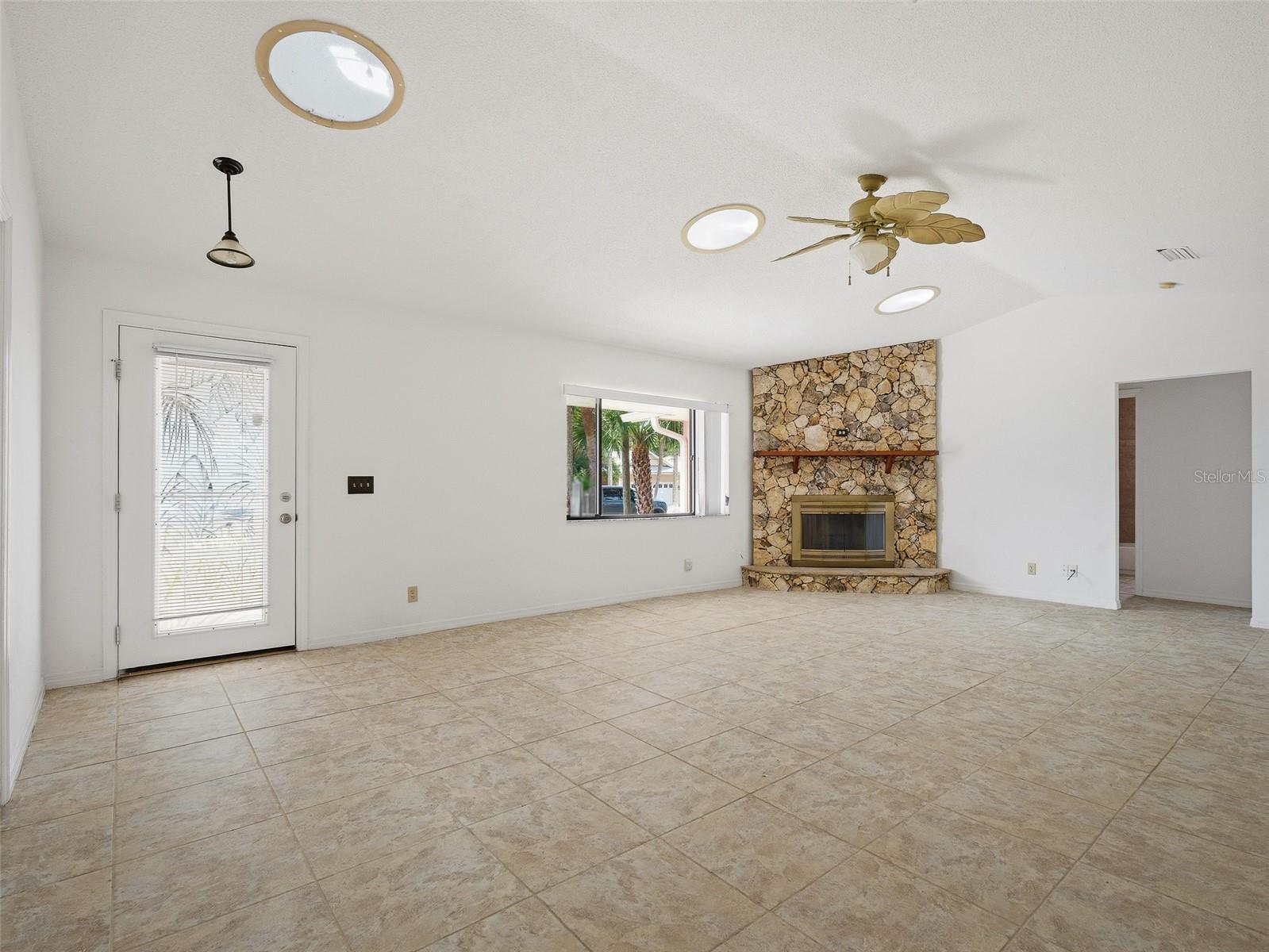 THOBURNS NEW SMYRNA BEACH - Residential