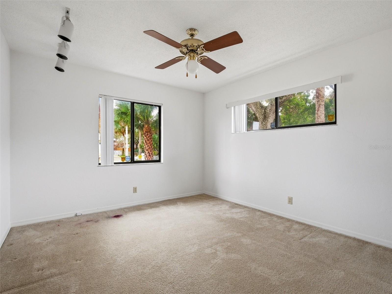 THOBURNS NEW SMYRNA BEACH - Residential