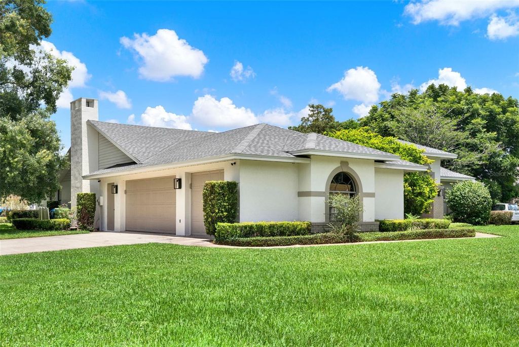 Photo of 710 Heritage Drive NE, Winter Haven, FL 33881 (MLS # P4935620)