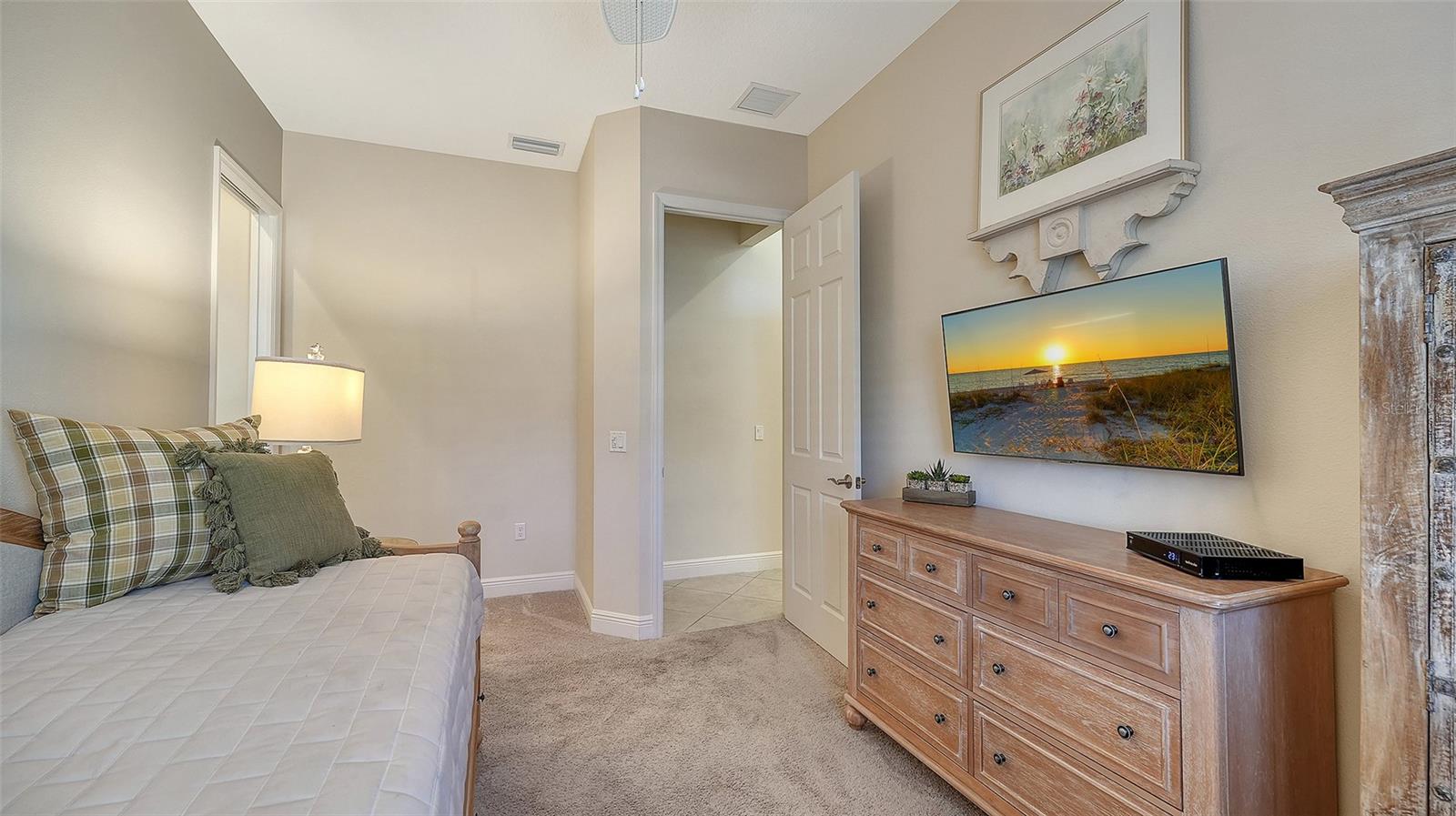 COUNTRY CLUB EAST AT LAKEWD RNCH TT - Residential