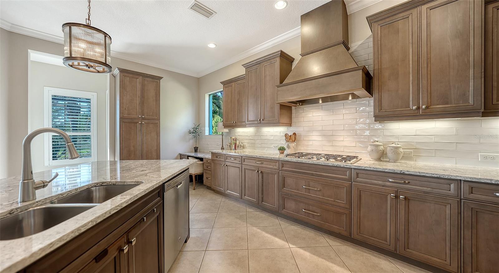 COUNTRY CLUB EAST AT LAKEWD RNCH TT - Residential