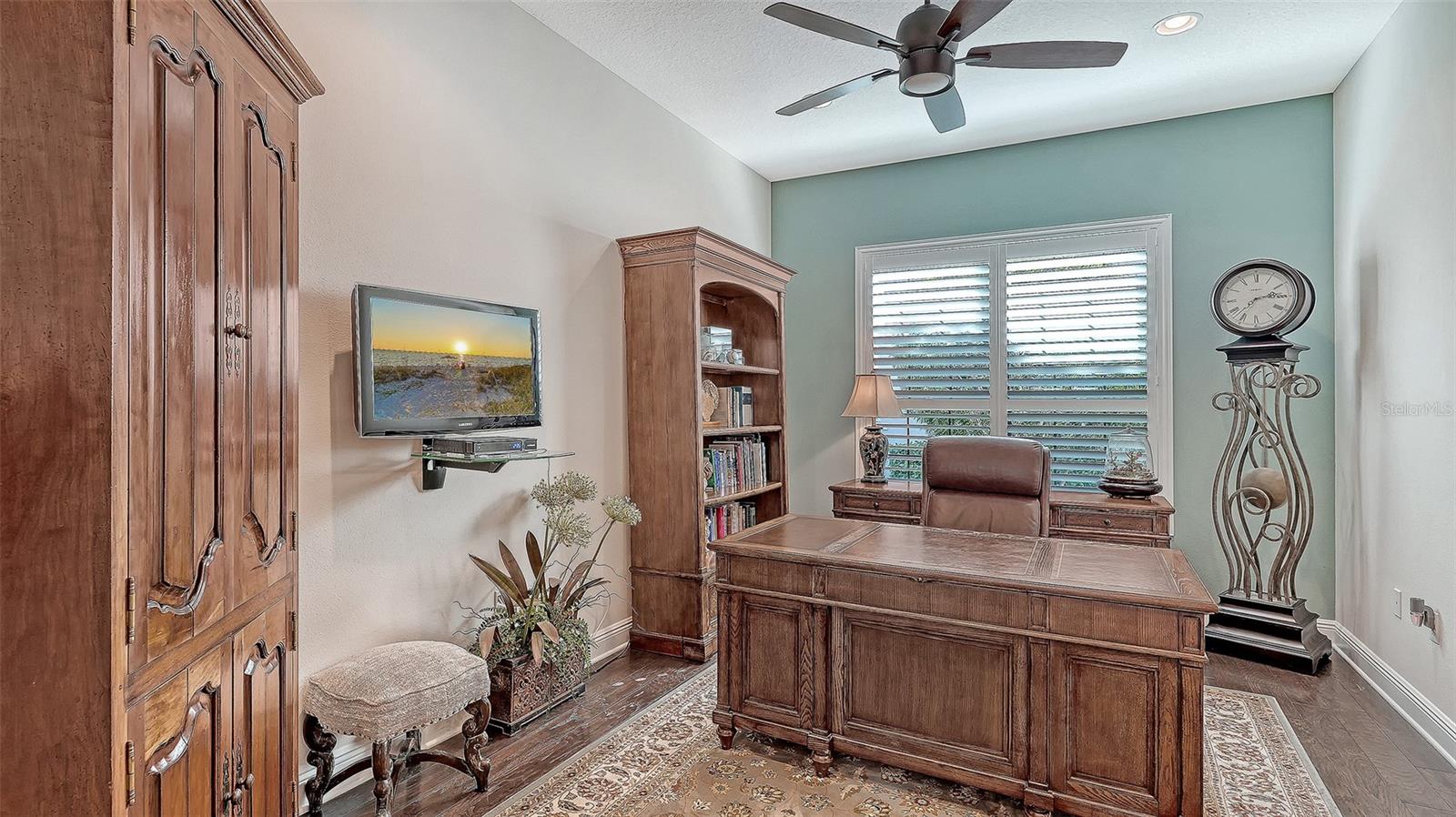 COUNTRY CLUB EAST AT LAKEWD RNCH TT - Residential