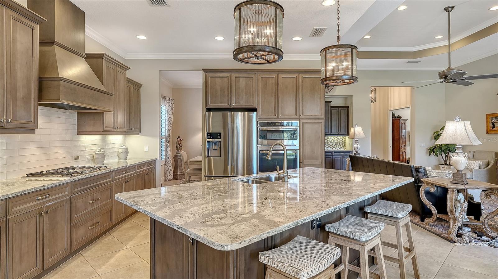 COUNTRY CLUB EAST AT LAKEWD RNCH TT - Residential