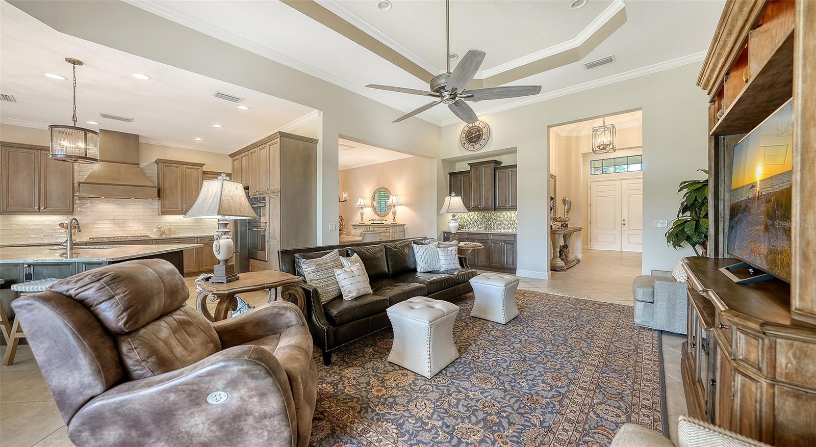 COUNTRY CLUB EAST AT LAKEWD RNCH TT - Residential