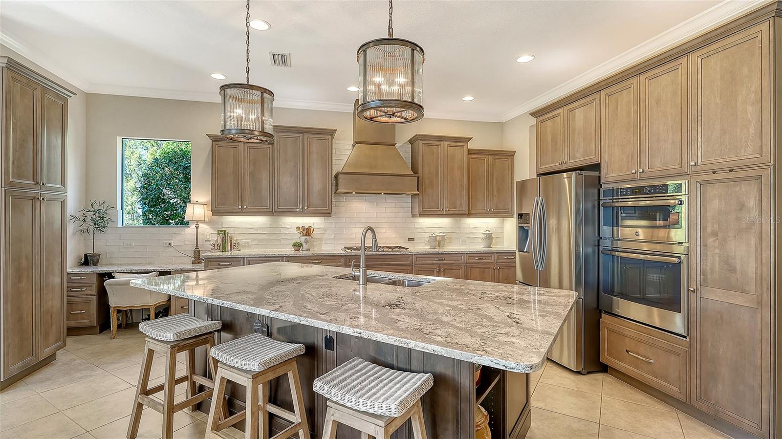 COUNTRY CLUB EAST AT LAKEWD RNCH TT - Residential