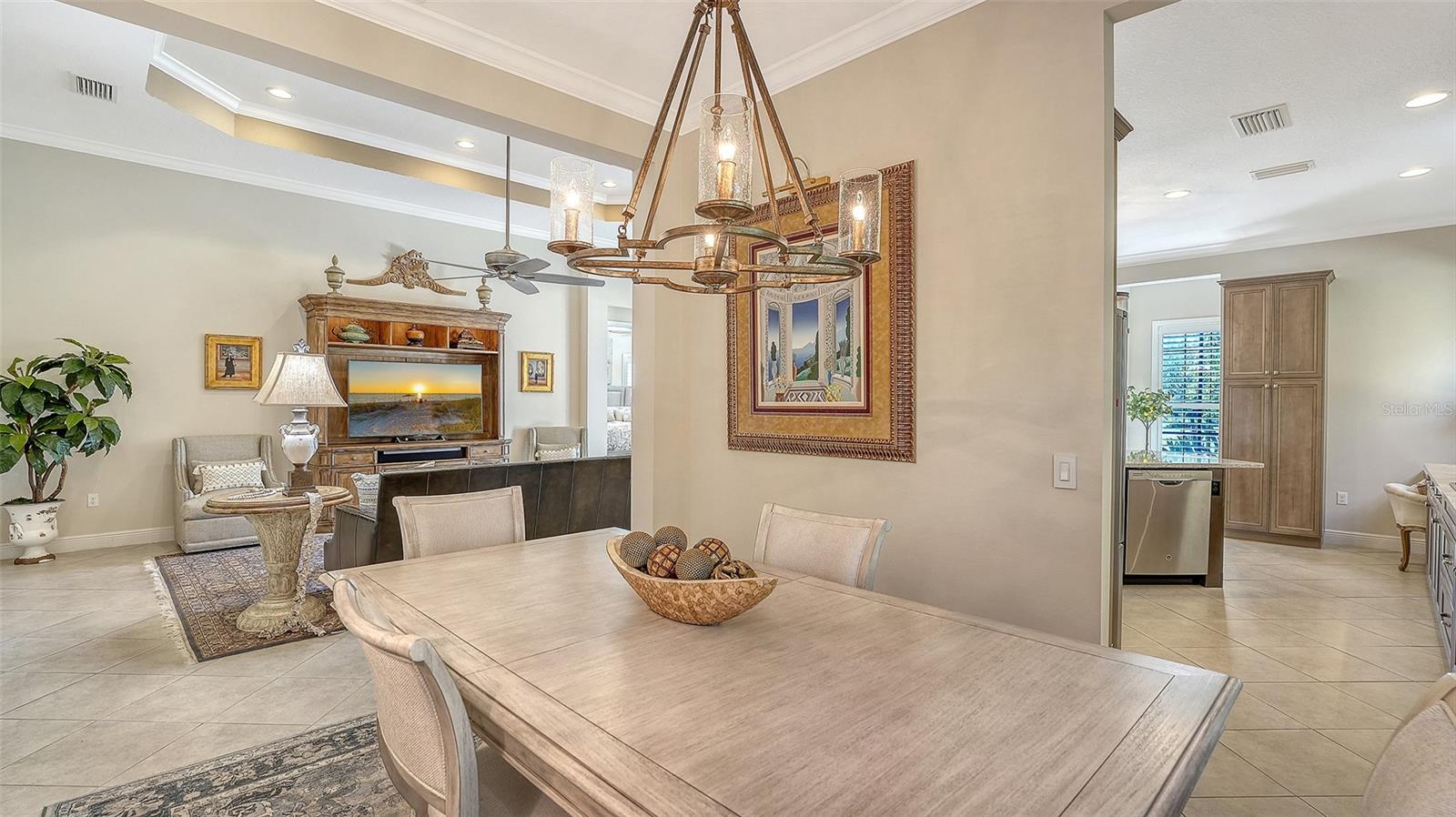 COUNTRY CLUB EAST AT LAKEWD RNCH TT - Residential