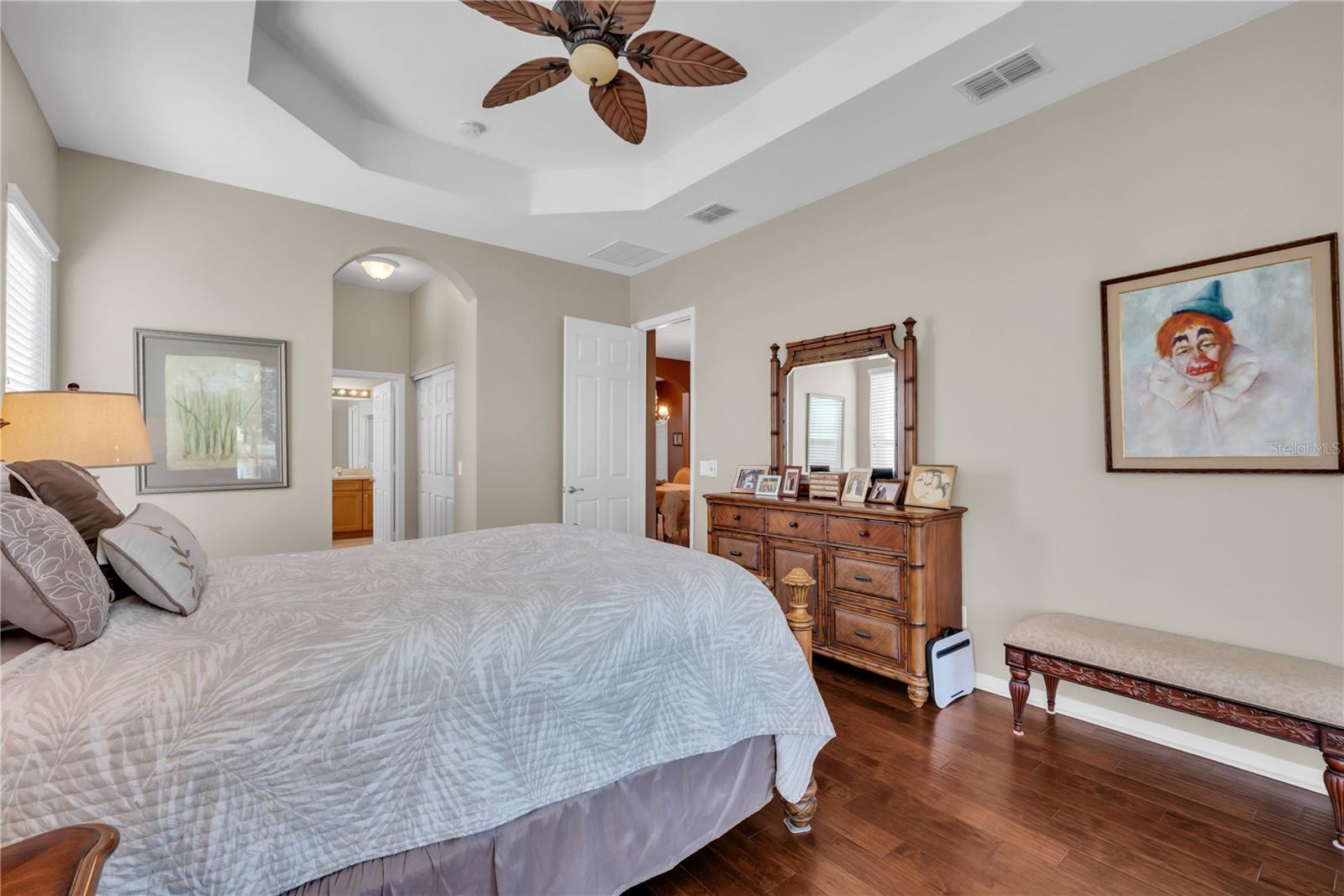 VALENCIA LAKES - Residential