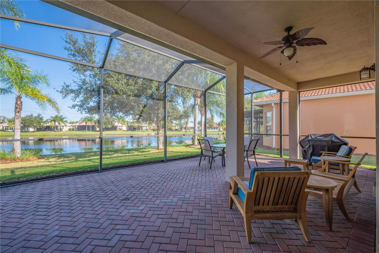 VALENCIA LAKES - Residential