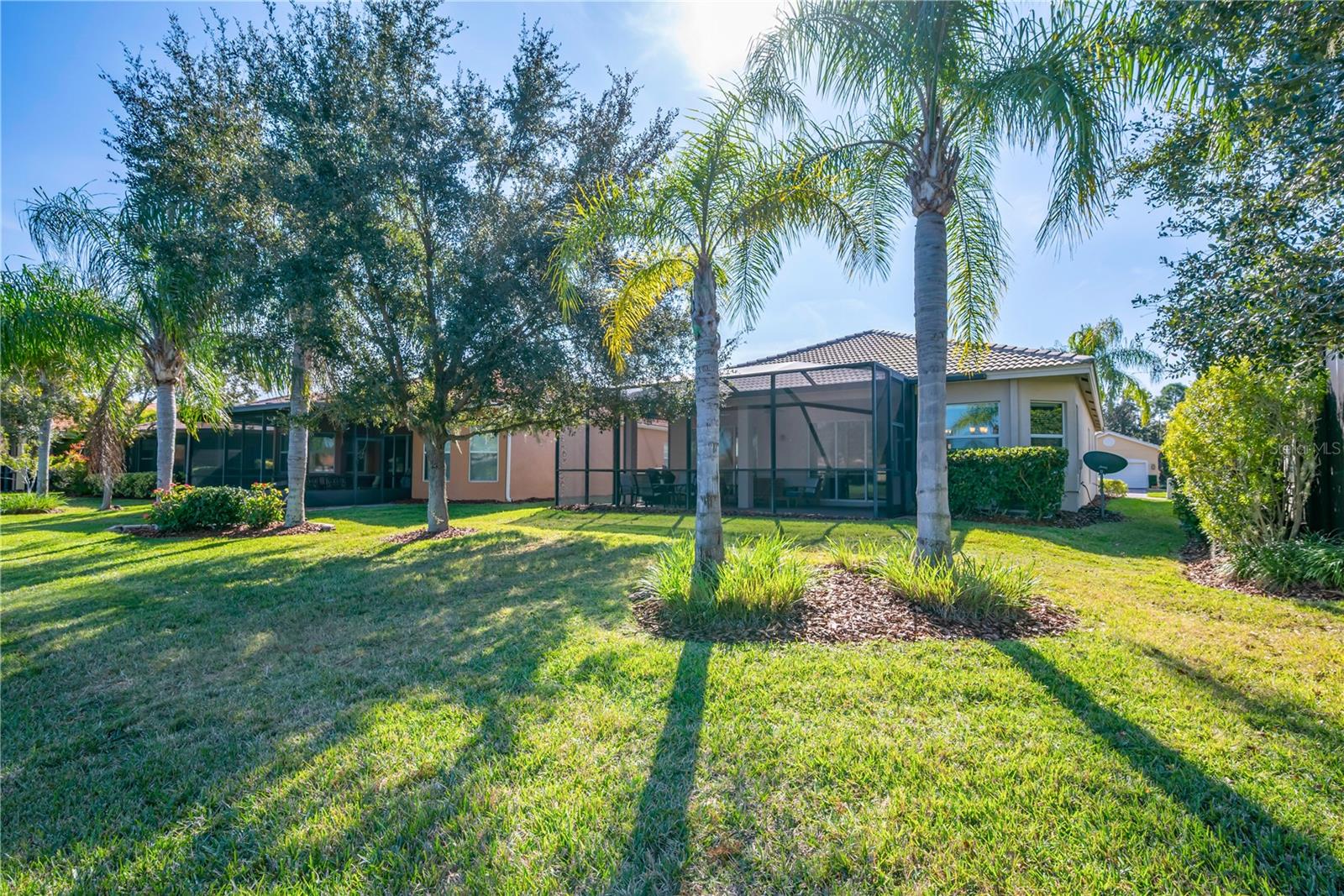 VALENCIA LAKES - Residential