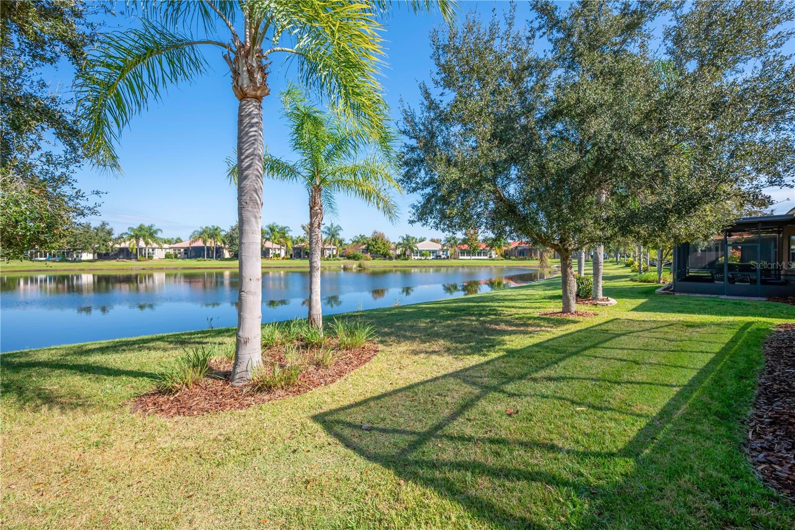 VALENCIA LAKES - Residential
