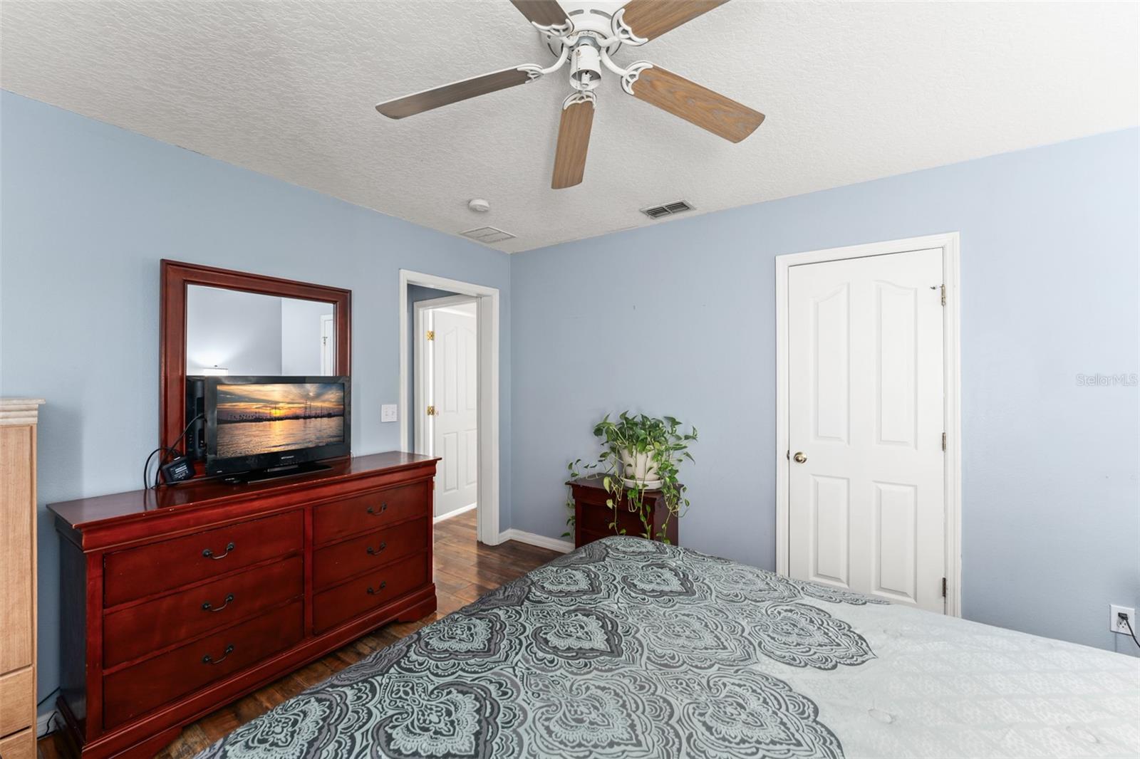 SUNRISE LAKES PH III - Residential