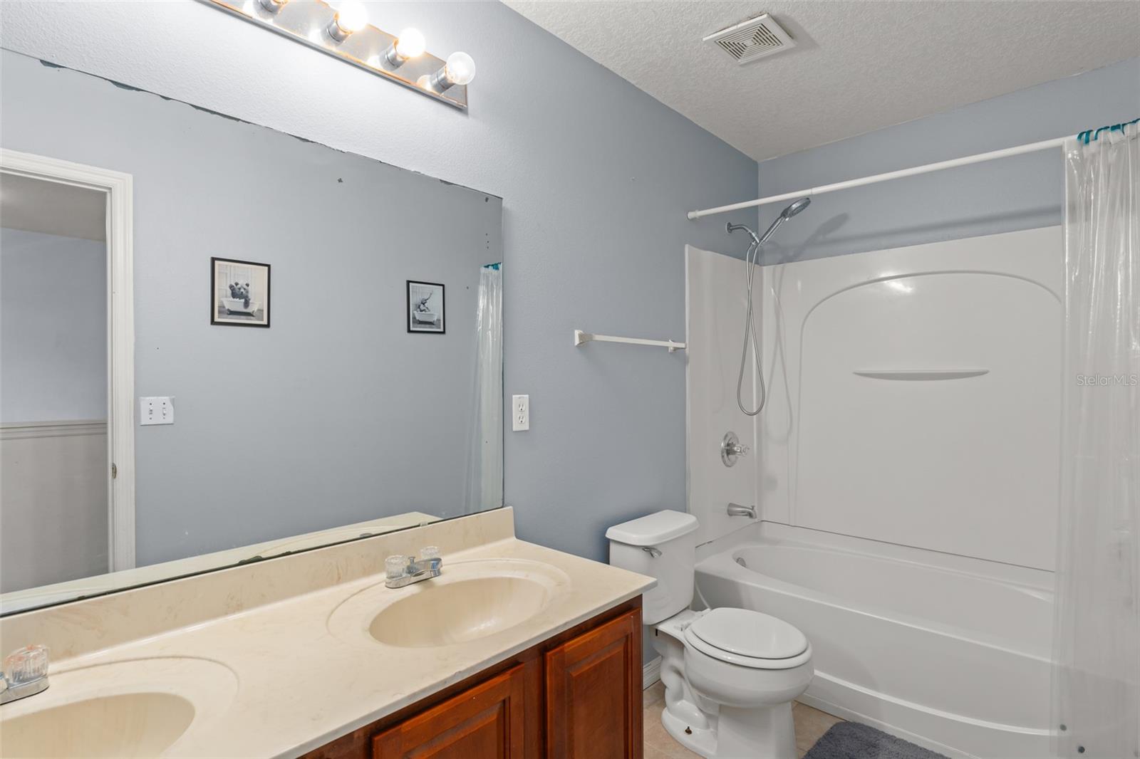 SUNRISE LAKES PH III - Residential