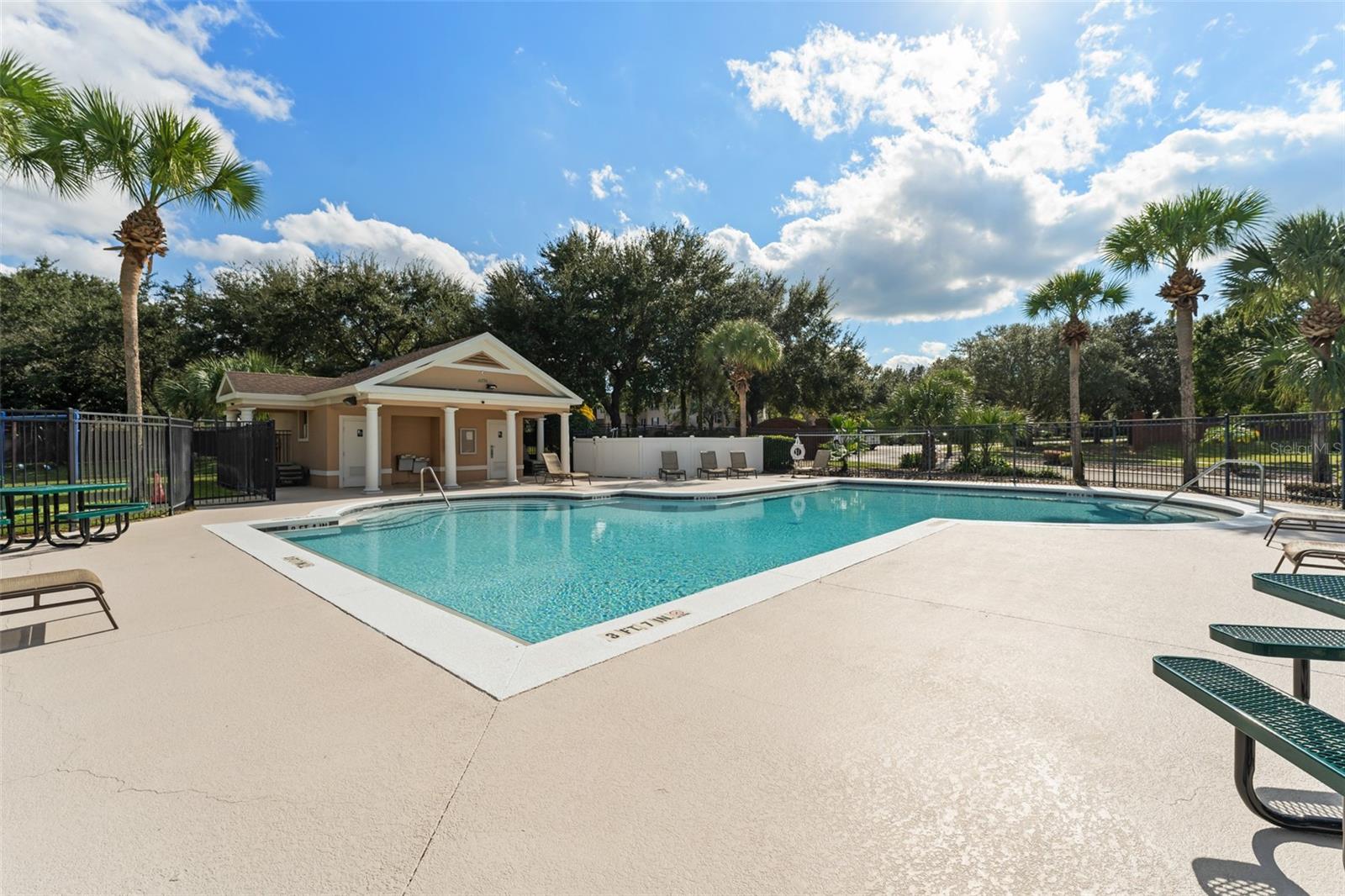 SUNRISE LAKES PH III - Residential