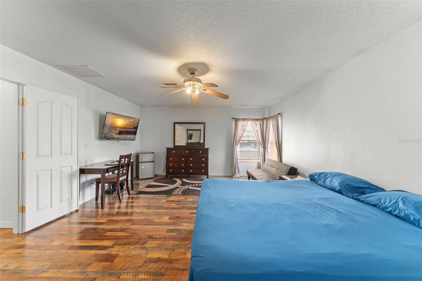 SUNRISE LAKES PH III - Residential