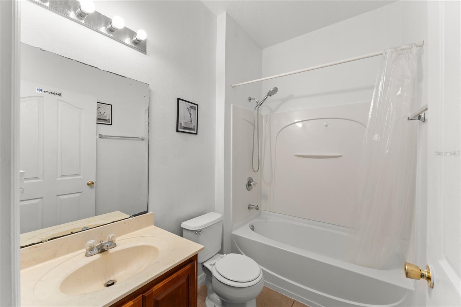 SUNRISE LAKES PH III - Residential