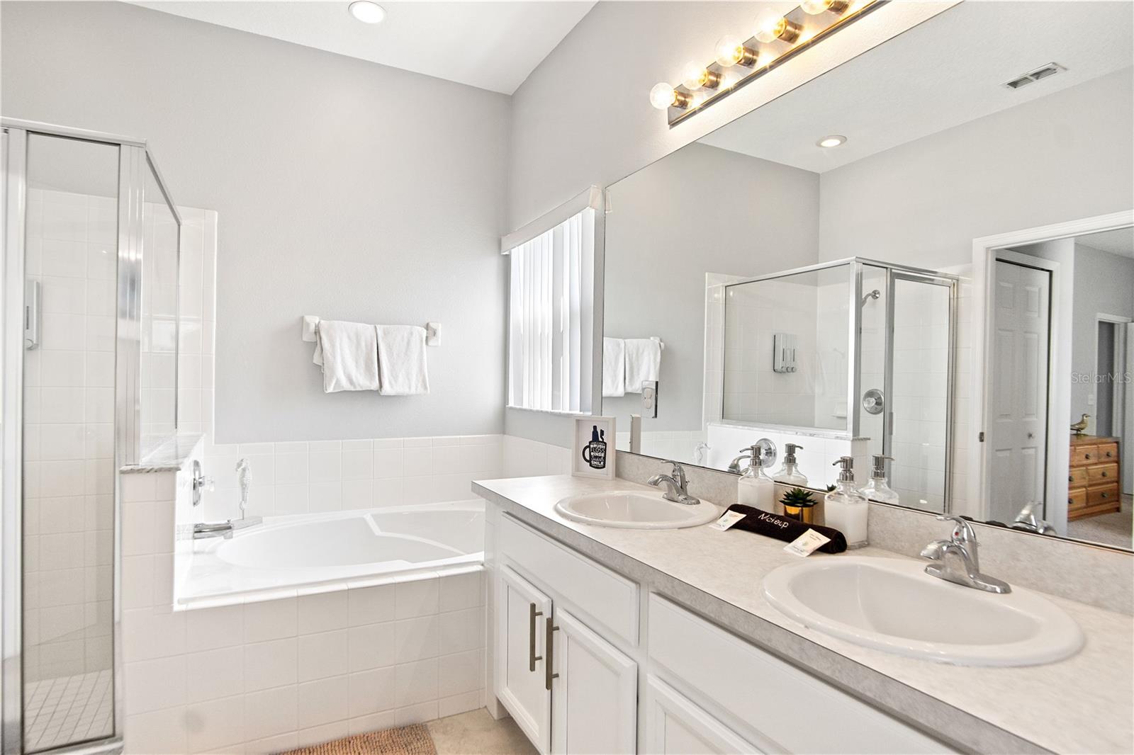 FAIRWAYS LAKE ESTATES - Residential