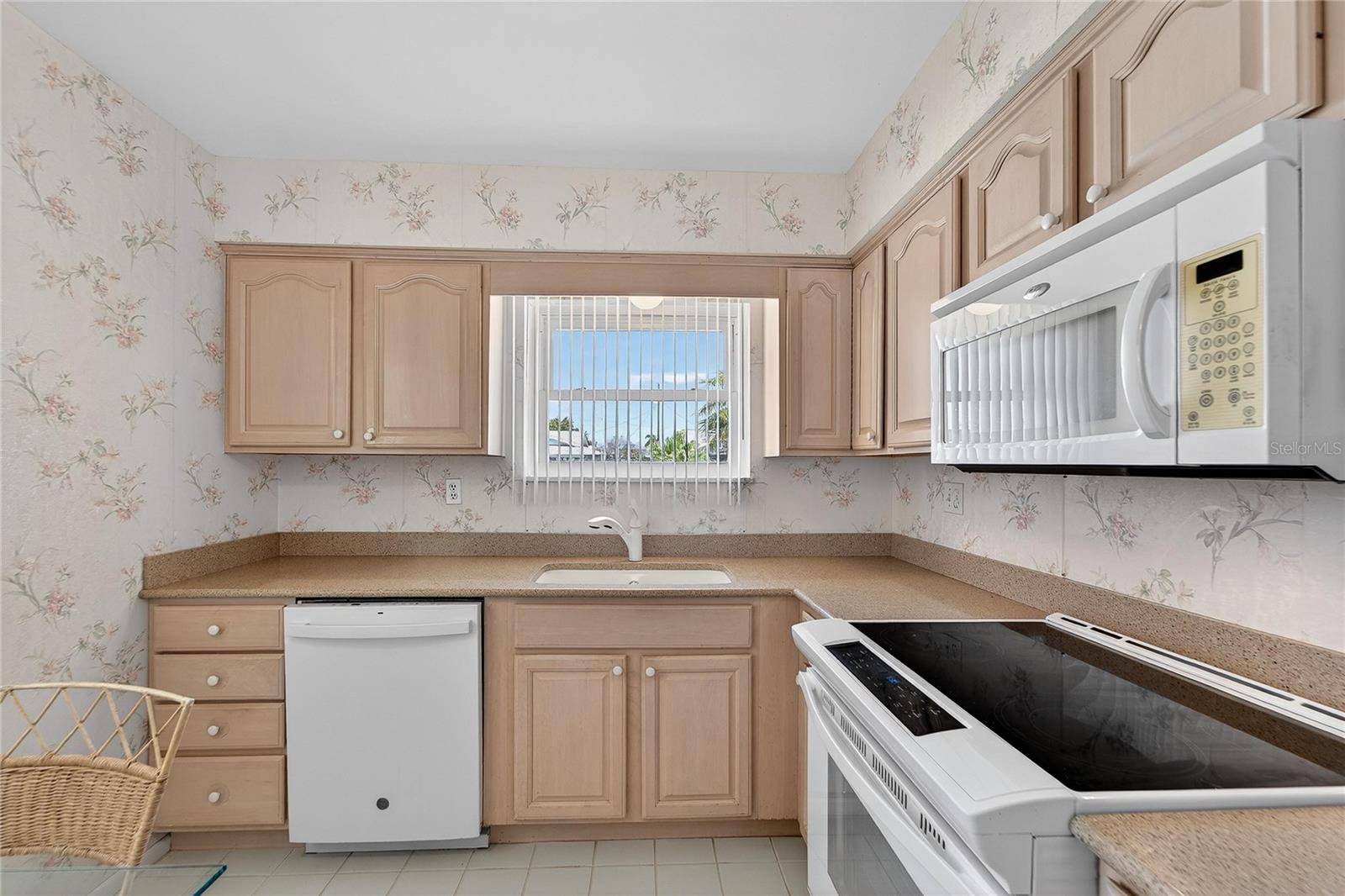 DEL WEBBS SUN CITY FLORIDA UN - Residential