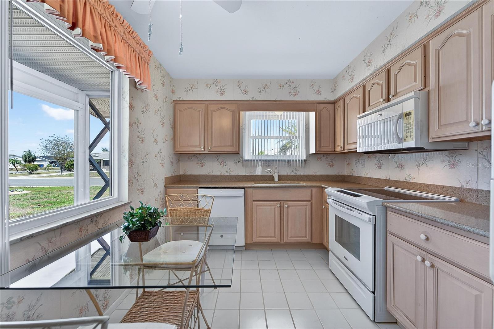 DEL WEBBS SUN CITY FLORIDA UN - Residential