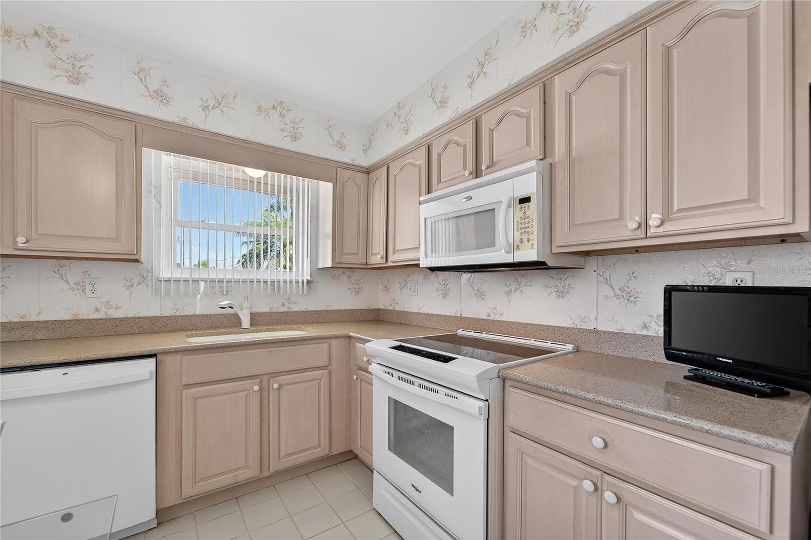 DEL WEBBS SUN CITY FLORIDA UN - Residential