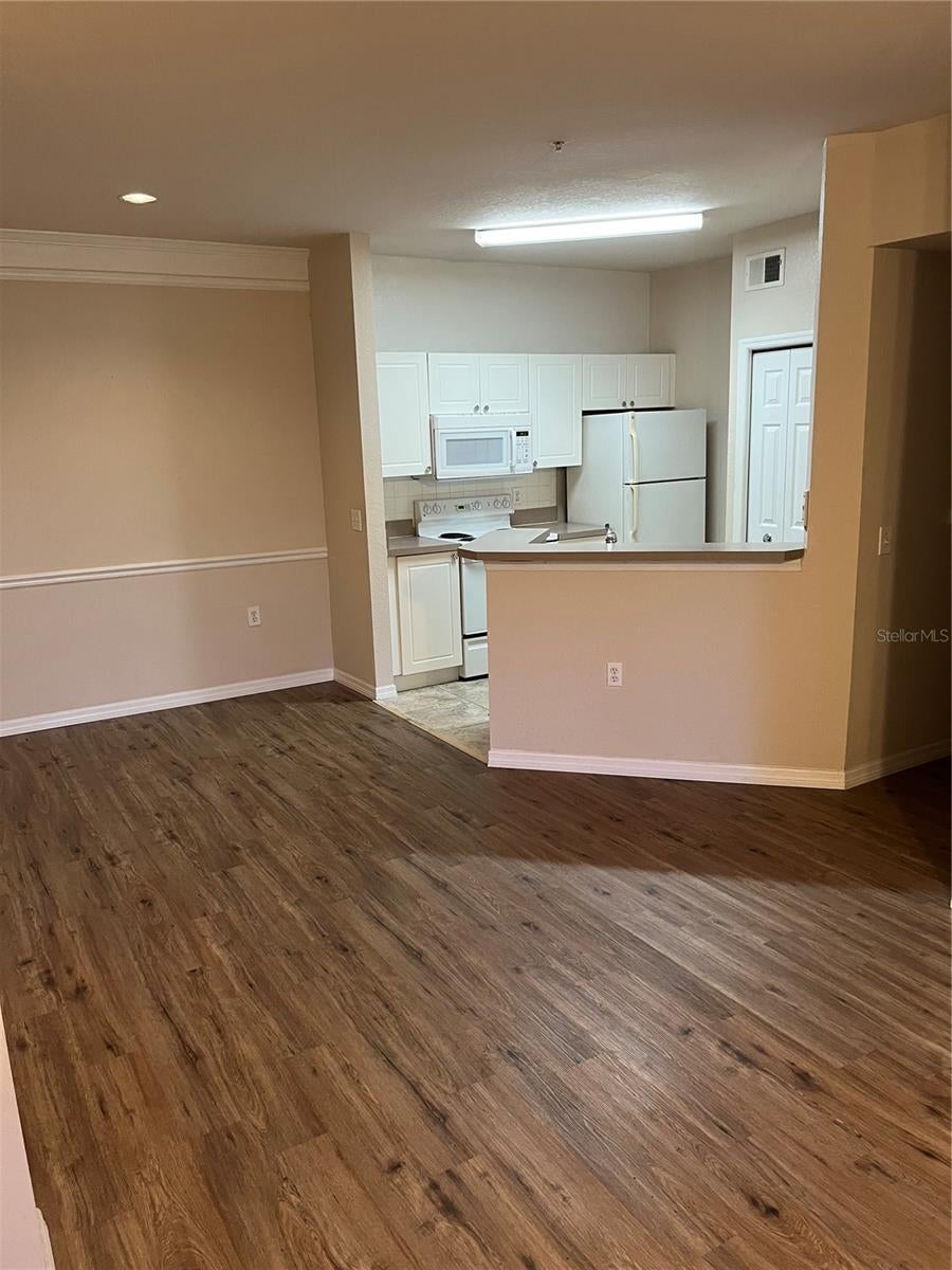 5152 NORTHRIDGE ROAD 106