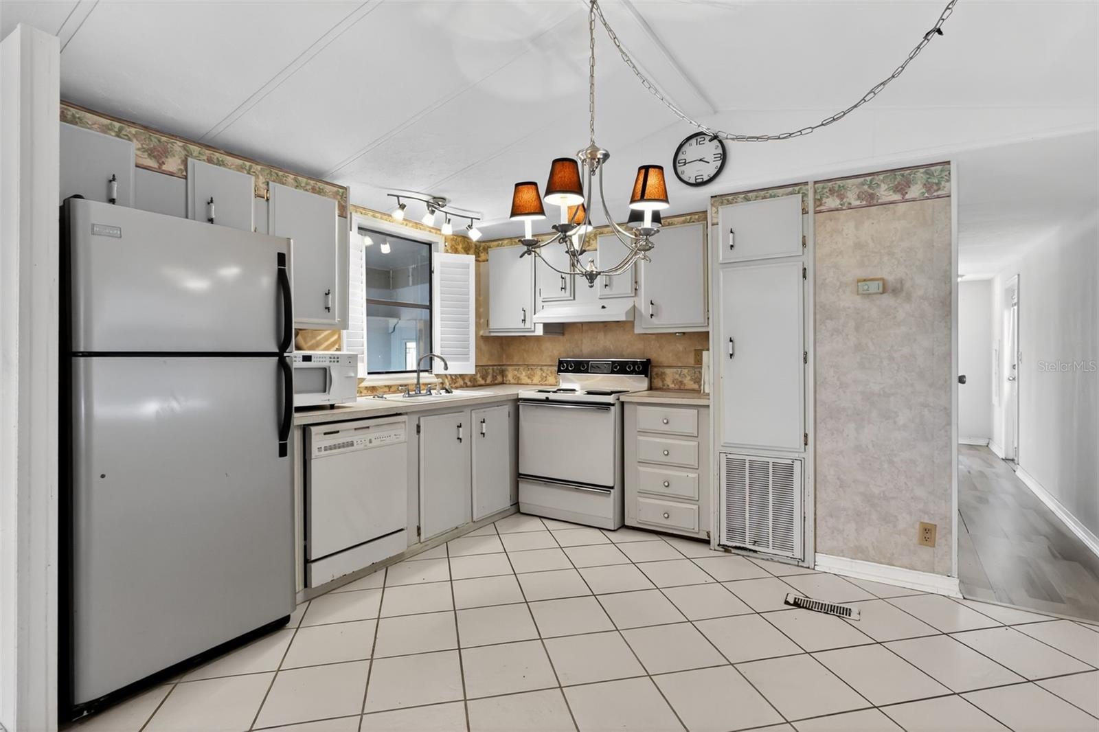 THREE LAKES MHP - Residential