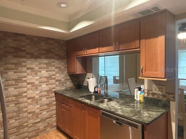 7102 W COUNTRY CLUB DRIVE N