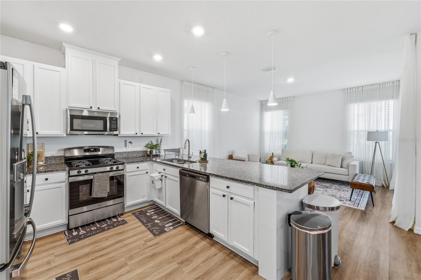 CRESTVIEW - Residential