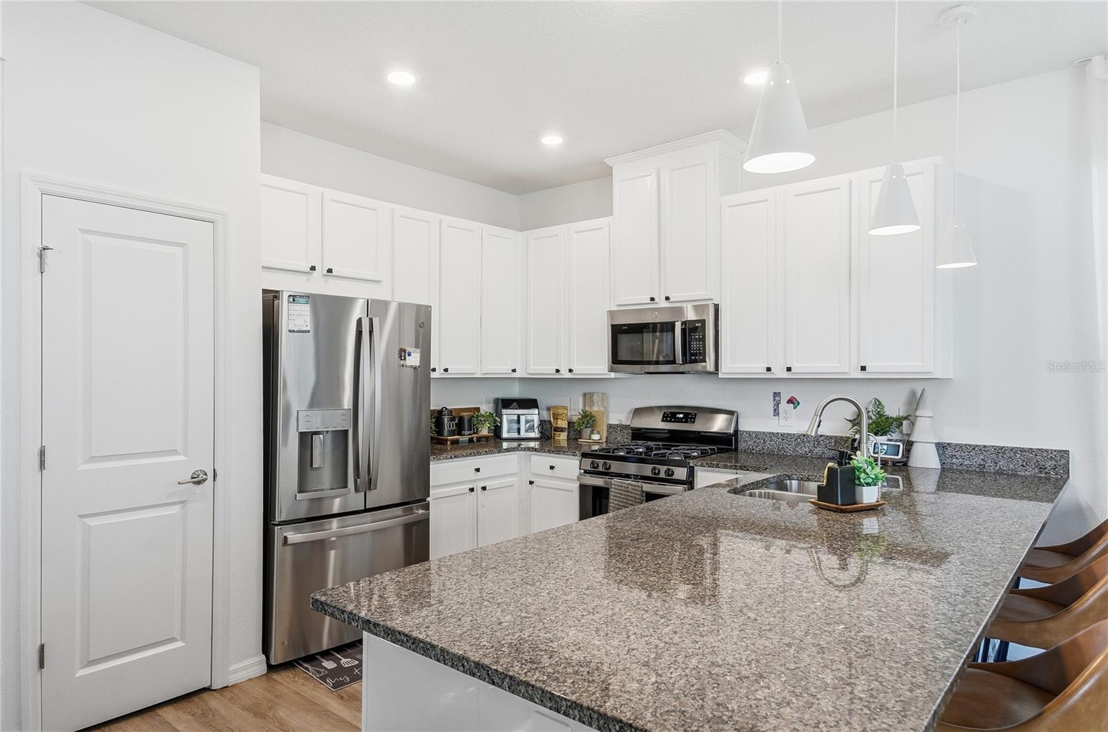 CRESTVIEW - Residential