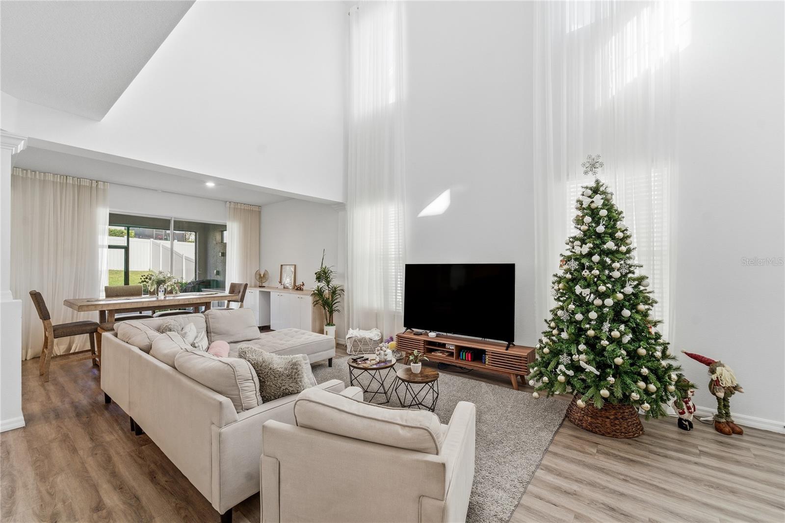 CRESTVIEW - Residential