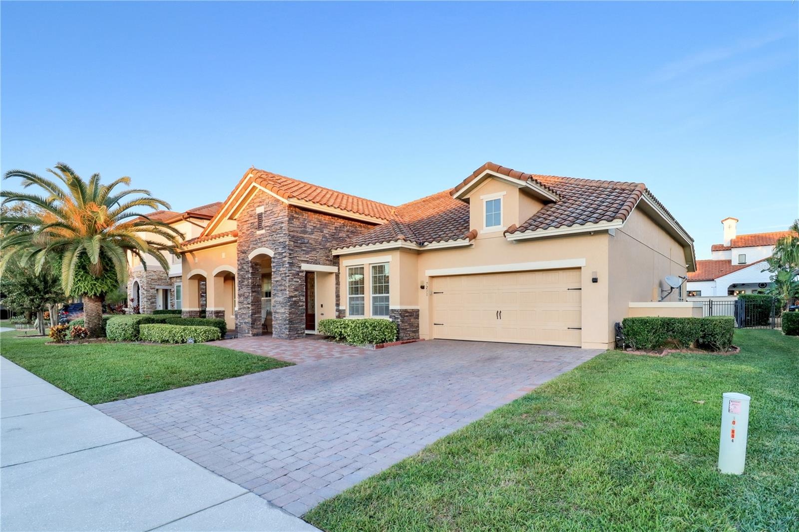 CASA DEL LAGO-REPLAT - Residential Lease