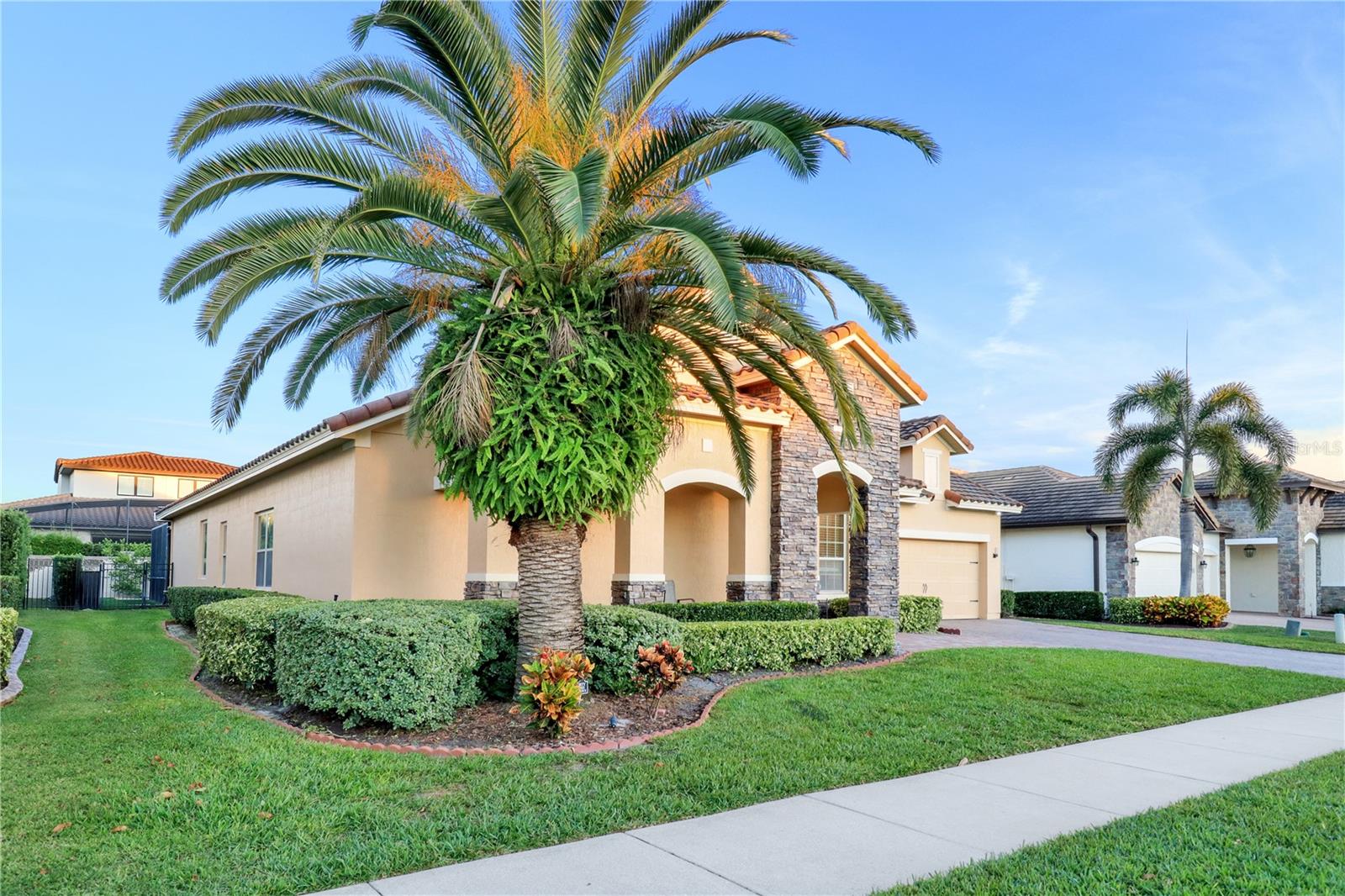 CASA DEL LAGO-REPLAT - Residential Lease