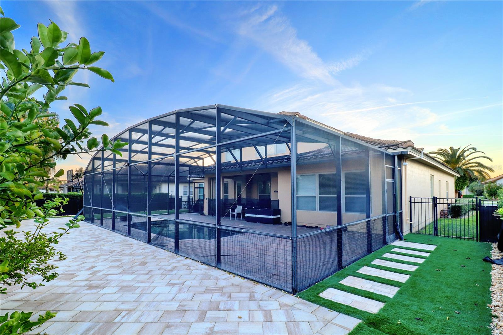 CASA DEL LAGO-REPLAT - Residential Lease