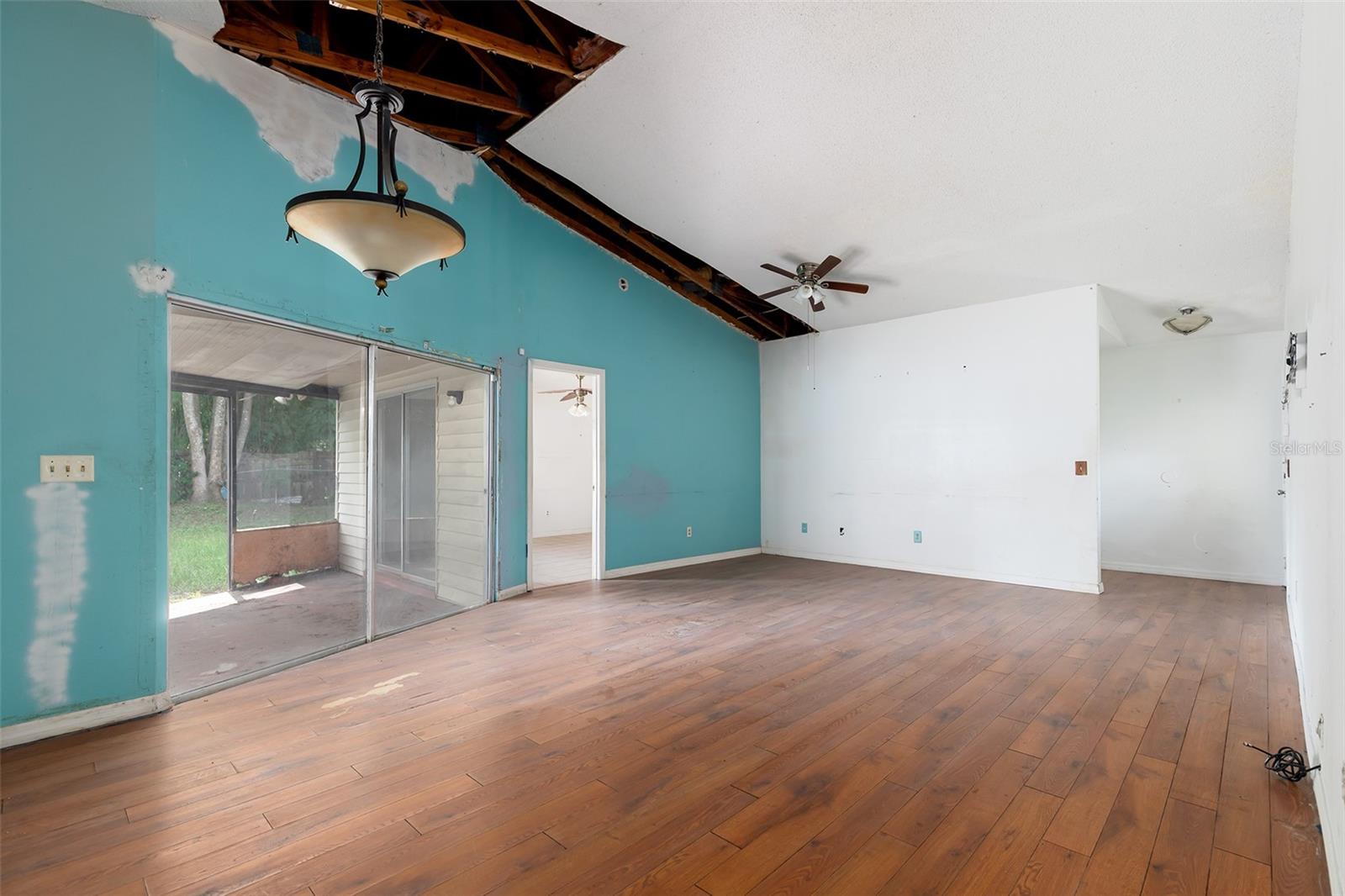 Casas a venda 4 - Jen Dantas 7348 GRAND AVENUE