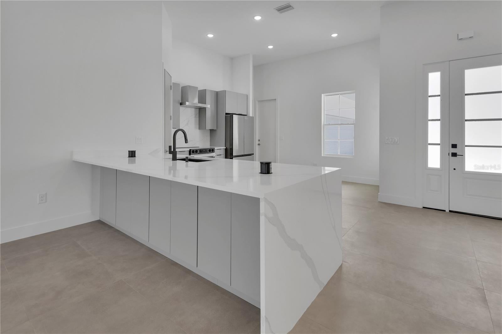 2770 MCKENZIE ROAD W