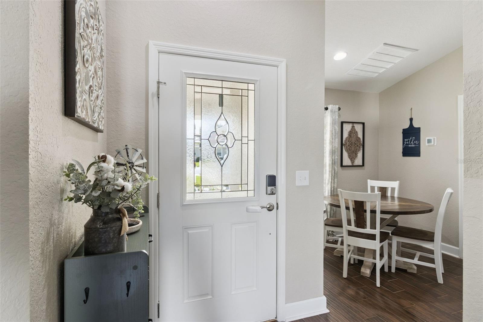 925 LOCHLAND LOOP