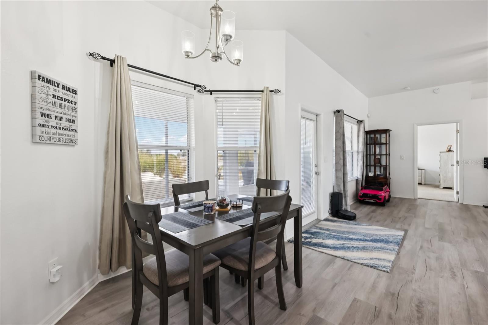 MEADOW GLENN UN 05 - Residential