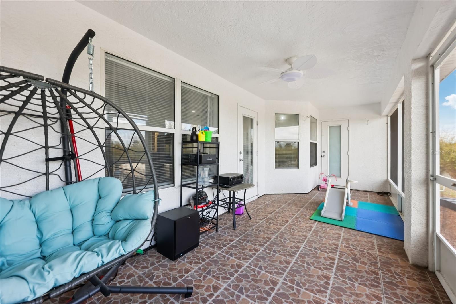 MEADOW GLENN UN 05 - Residential