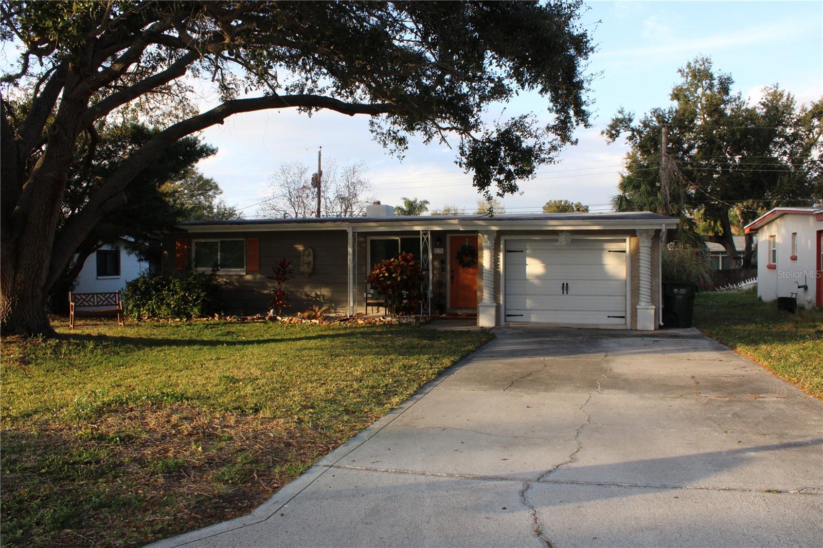 INDIAN ROCKS VILLAGE - Residential