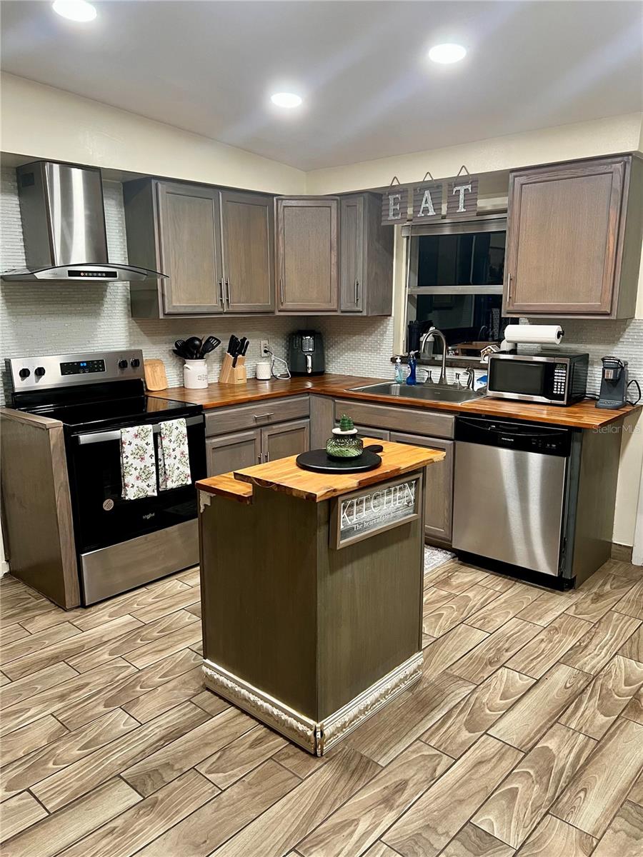 INDIAN ROCKS VILLAGE - Residential