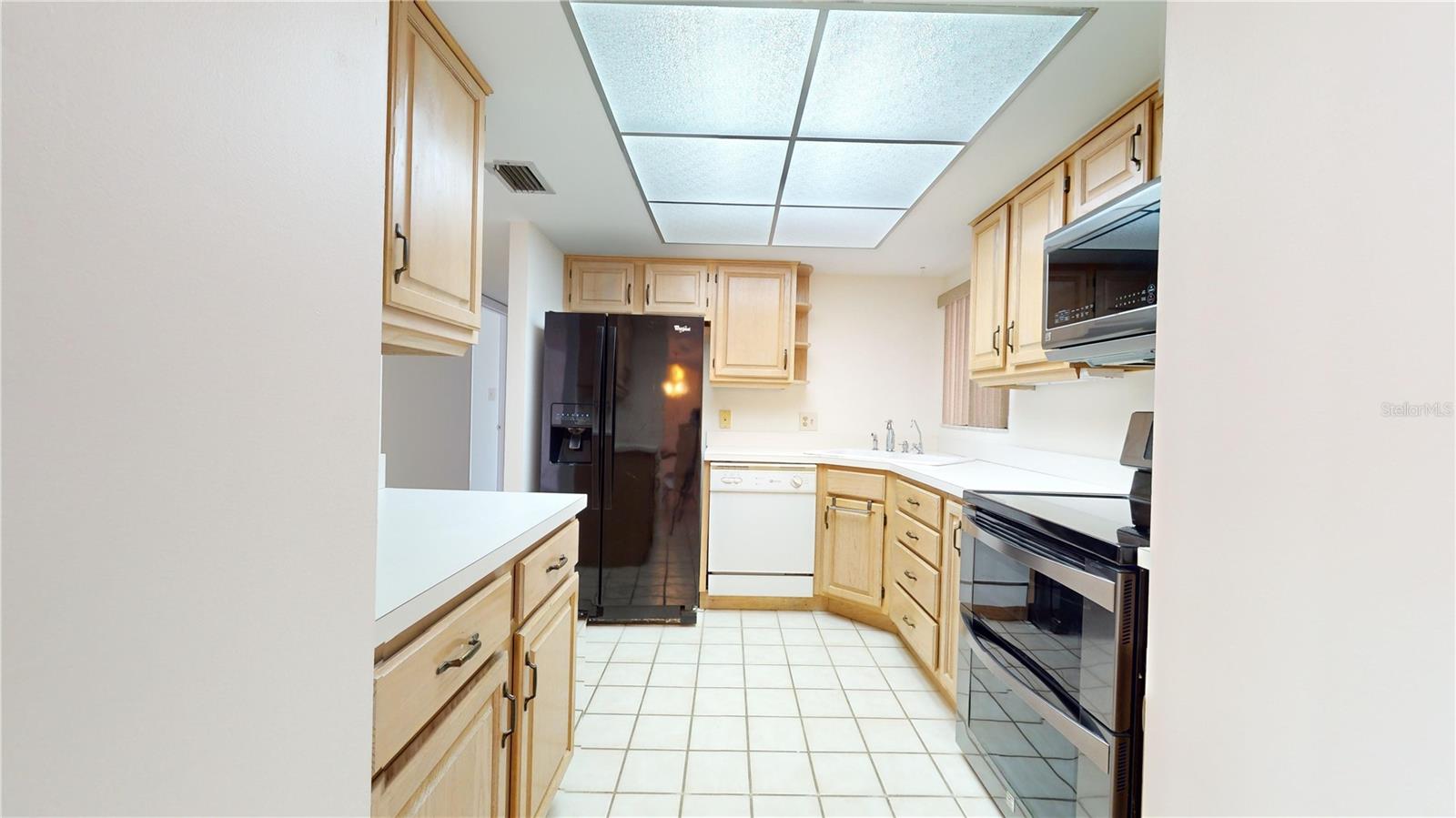 HARBOR BLUFFS WATERFRONT CONDO - Residential