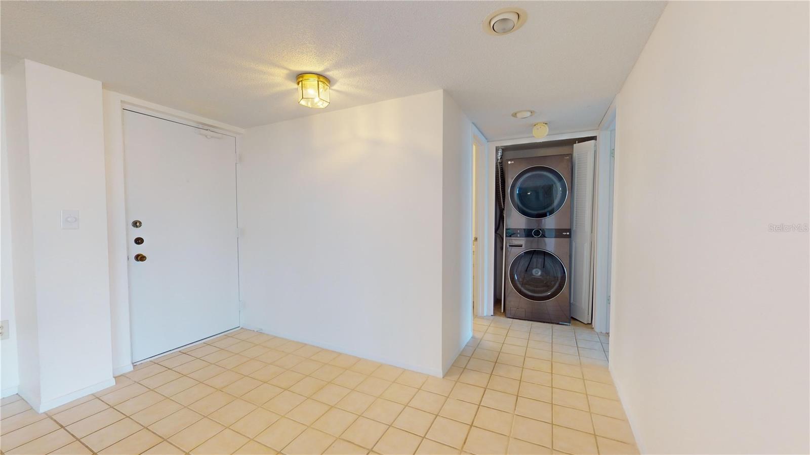 HARBOR BLUFFS WATERFRONT CONDO - Residential