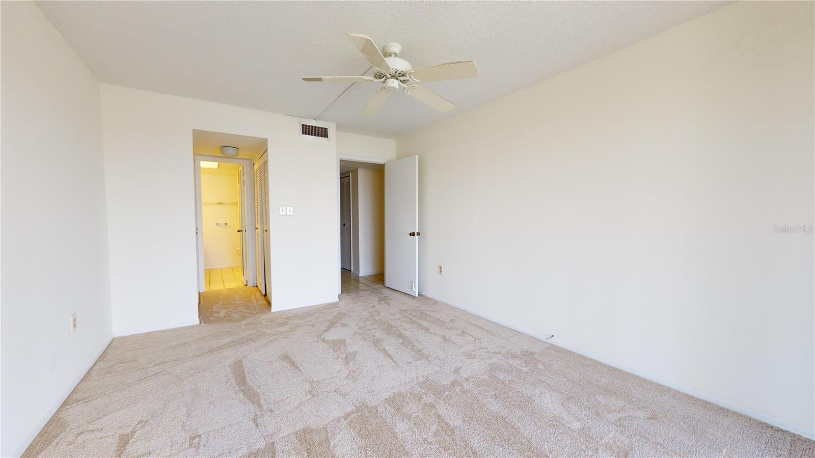 HARBOR BLUFFS WATERFRONT CONDO - Residential